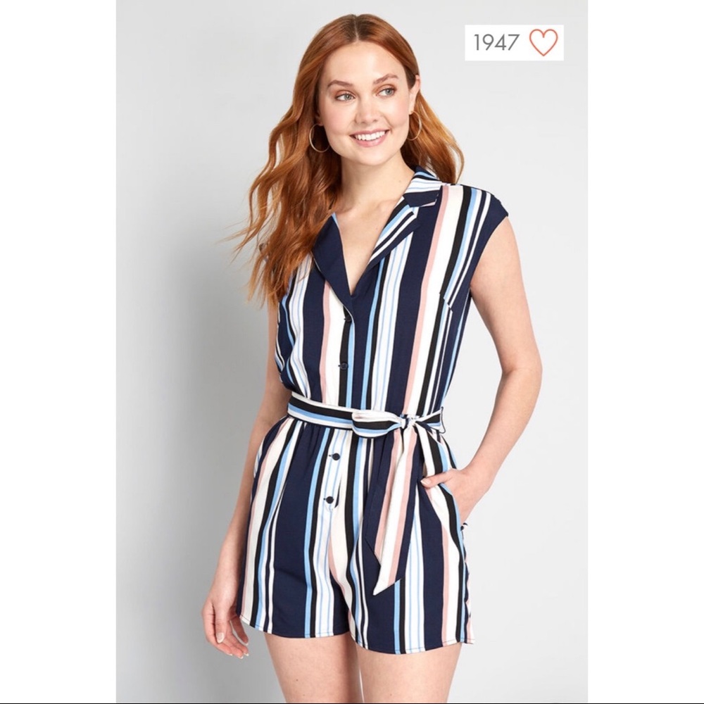 BNWT ModCloth Read It and Steep Romper (Large)